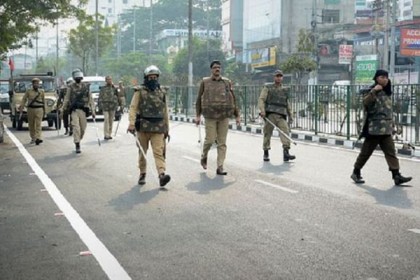 ভারতজুড়ে বিক্ষোভ, আসামে কারফিউ প্রত্যাহার