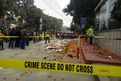 রংপুরে বঙ্গবন্ধু ম্যুরালে হামলার প্রতিবাদে বিক্ষোভ, আল্টিমেটাম