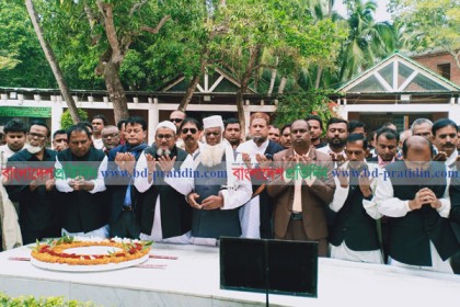 বঙ্গবন্ধুর সমাধিতে কোটালীপাড়া আওয়ামী লীগের শ্রদ্ধা