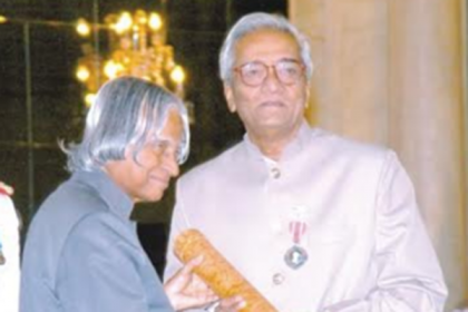 পদ্মশ্রী পুরস্কার ফিরিয়ে দেওয়ার ইঙ্গিত উর্দু কবি মুজতবা হোসেনের