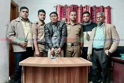 নোয়াখালীর বেগমগঞ্জে ইয়াবাসহ ইউপি সদস্য আটক