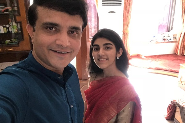 ‘সানা তো প্রাপ্তবয়স্ক, ওকে বলতে দিন,’ সৌরভের টুইটের জবাবে নেটদুনিয়া