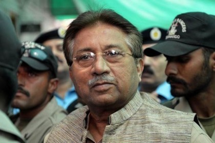 পারভেজ মোশাররফের পাশে সেনাবাহিনী, সংকটে ইমরান সরকার