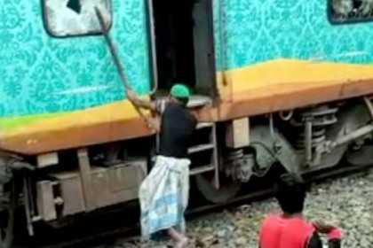 টুপি পরে ট্রেন ভাঙচুর, বিজেপি কর্মীসহ আটক ৬