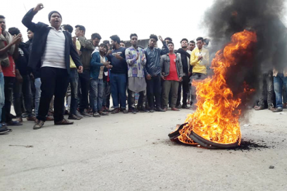 হোসেনপুরে ছাত্রলীগের কমিটি বাতিলের প্রতিবাদে বিক্ষোভ