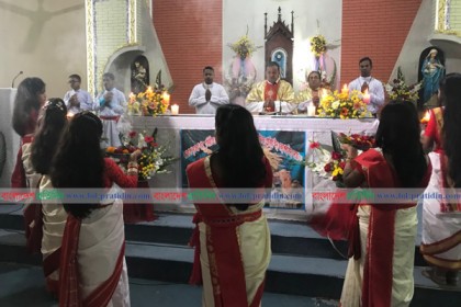 বর্ণিল আয়োজনে সাভারে বড়দিন উদযাপন