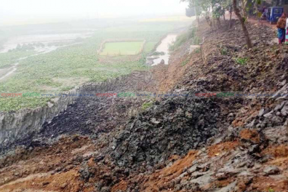 মির্জাপুরে রাস্তা নির্মাণে অনিয়ম, প্রতিবাদকারীদের ওপর হামলা 