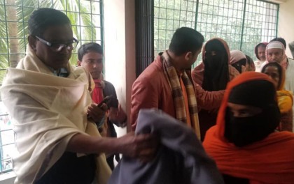 নোয়াখালীতে সেতুমন্ত্রীর পক্ষে ছয় হাজার শীতবস্ত্র বিতরণ
