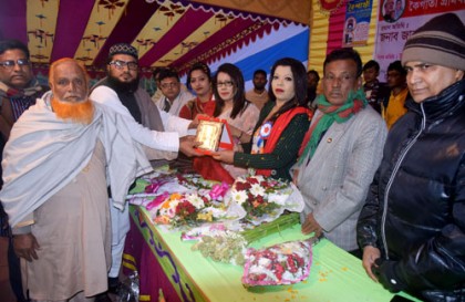 ধুনটে দুই আইনজীবীকে গ্রামবাসীর সংবর্ধনা
