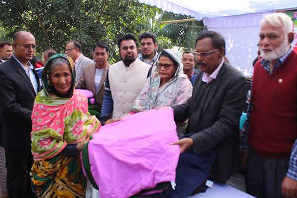 যারা আপদে-বিপদে পাশে দাঁড়ায় না তারা প্রকৃত বন্ধু নয় : আব্দুল মান্নান এমপি