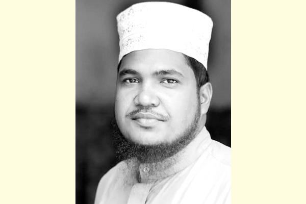 বর্ষ ঘুরিয়ে পাতা ঝরিয়ে মানুষকে সবক দেন আল্লাহ