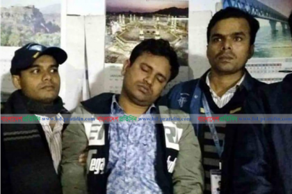 সাতক্ষীরায় ঘুষের টাকাসহ সাব রেজিস্ট্রার দুদকের হাতে গ্রেফতার