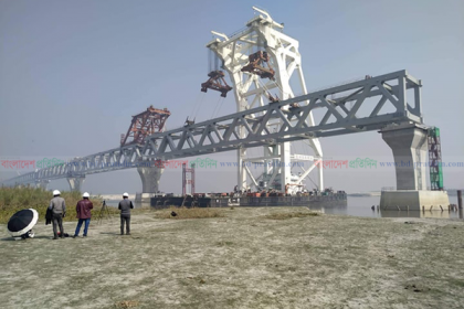 পদ্মা সেতুতে বসছে ২০তম স্প্যান, দৃশ্যমান হবে ৩ কিলোমিটার
