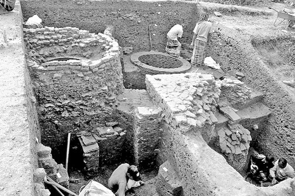 মহাস্থানগড়ে পাওয়া গেল মৌর্য যুগের কূপ
