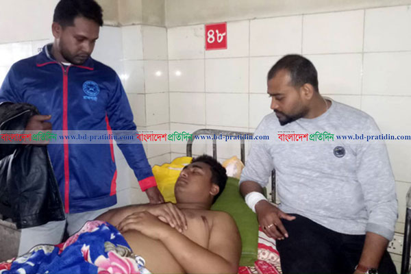 রাজশাহীতে যুবলীগ নেতাকে পেটাল ছাত্রলীগ