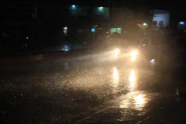 মধ্যরাতে রাজধানীতে বৃষ্টি