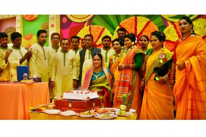 মালিককন্যার গায়েহলুদে মেতেছেন দেড় হাজার পোশাককর্মী