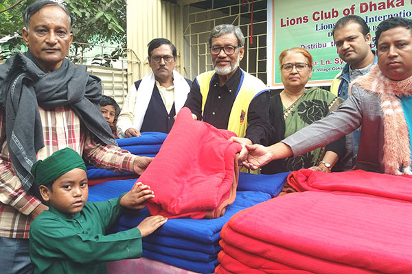 নাসিরনগরে শীতার্তদের মাঝে কম্বল বিতরণ 