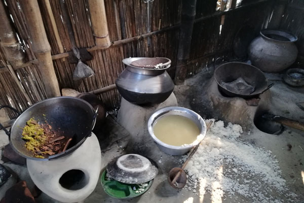 ফরিদপুরে প্রতিপক্ষের হামলায় ১০ বাড়ি ভাঙচুর, আহত ১২