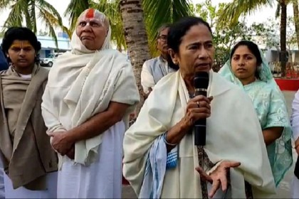 জহরলাল নেহেরু বিশ্ববিদ্যালয়ে হামলা পূর্বপরিকল্পিত: মমতা 
