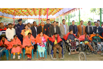১৭০ প্রতিবন্ধী শিক্ষার্থীদের মাঝে শীতবস্ত্র ও টিফিন ক্যারিয়ার বিতরণ 
