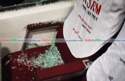 কুমিল্লায় চলন্ত ট্রেনে পাথর নিক্ষেপে আহত চার যাত্রী