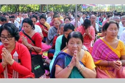 
বনভান্তের জন্মোৎসবে রাঙামাটিতে পুণ্যার্থীর ঢল