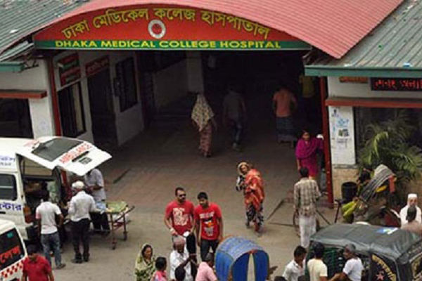 হাসপাতাল ছাড়লেন সেই ঢাবি ছাত্রী