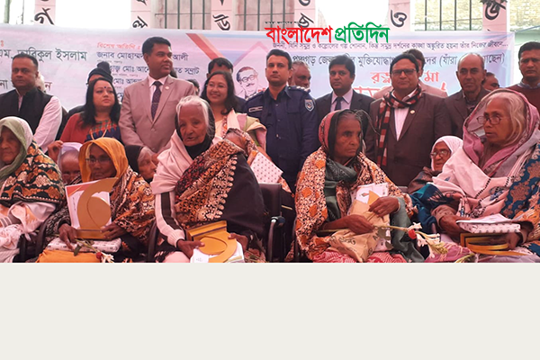 পঞ্চগড়ে মুক্তিযোদ্ধার মায়েদের সম্মাননা