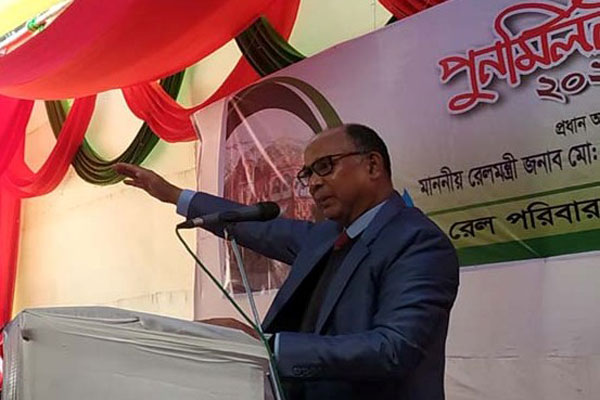 ট্রেনকে ঘণ্টায় ১৫০ কিলোমিটার চলার উপযোগী করা হচ্ছে : রেলমন্ত্রী