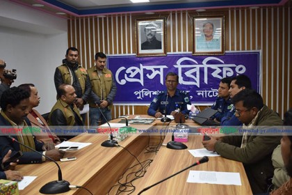 প্রেমিকার সাথে দেখা করানোর কথা বলে স্কুলছাত্রকে কুপিয়ে হত্যা!