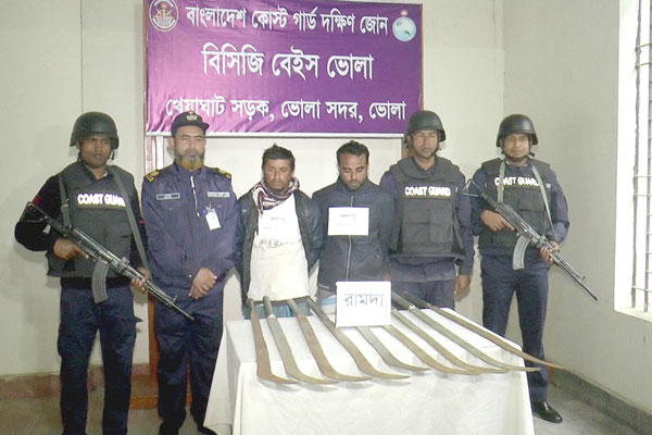 ভোলায় অস্ত্রসহ ২ জলদস্যু আটক