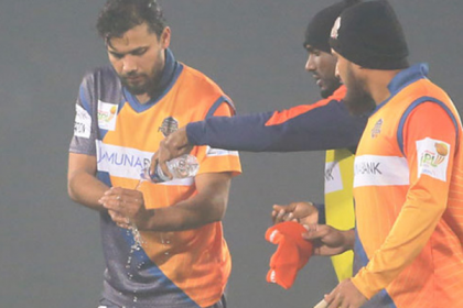 ১৪ সেলাই নিয়েও খেলতে চান মাশরাফি