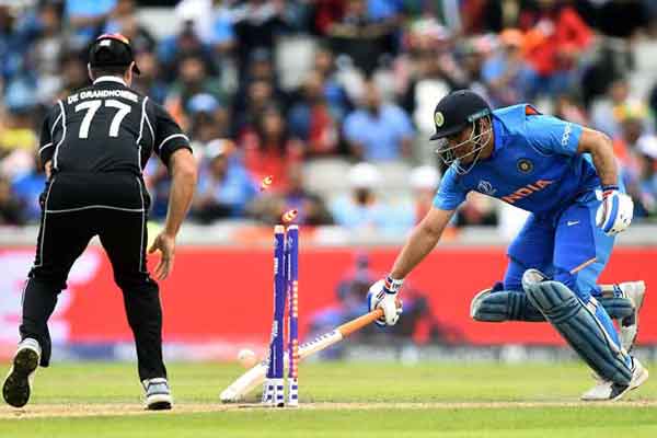 বিশ্বকাপ সেমিফাইনালের সেই রান আউট নিয়ে মুখ খুললেন ধোনি