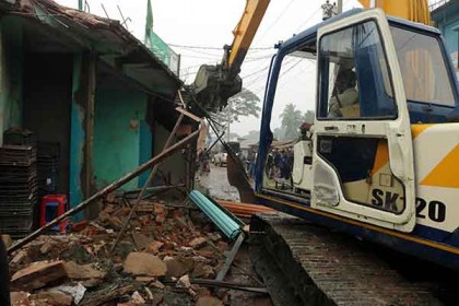 ব্রাহ্মণবাড়িয়ার নাসিরনগরে অবৈধ মার্কেট উচ্ছেদ