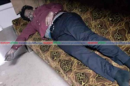 নীলসাগর ট্রেন থেকে এক ব্যক্তির মরদেহ উদ্ধার