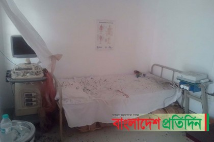 চিকিৎসা না পাওয়ার অভিযোগে কালীগঞ্জে হাসপাতালে ভাঙচুর