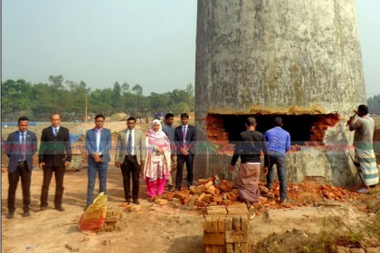 শাজাহানপুরে অবৈধ ইটভাটা গুড়িয়ে দিল প্রশাসন 