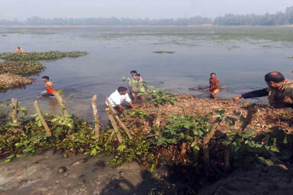 নবাবগঞ্জে সেচ প্রকল্পের বাঁধ কাটার ঘটনায় ইউপি সদস্য কারাগারে