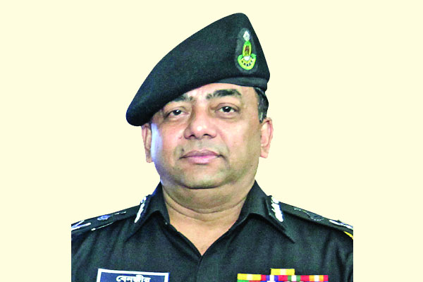 সোশ্যাল মিডিয়ার সব বিশ্বাস করা যাবে না