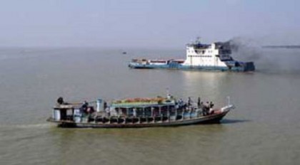 ১৩ ঘণ্টা পর কাঁঠালবাড়ী-শিমুলিয়া রুটে নৌযান চলাচল স্বাভাবিক