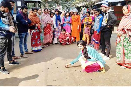 আগৈলঝাড়ায় ঐতিহ্যবাহী মারবেল মেলায় উৎসবের আমেজ