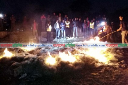 কলাপাড়ায় অভিযানে বিপুল পরিমাণ কারেন্ট জাল জব্দ
