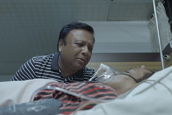 অসুস্থ বসের অক্সিজেনের সুইচ বন্ধ করে দিলেন কর্মচারী!