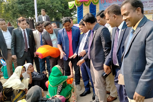 চুয়াডাঙ্গায় শীতবস্ত্র বিতরণ