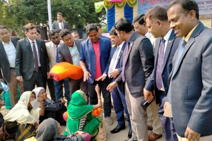 চুয়াডাঙ্গায় শীতবস্ত্র বিতরণ