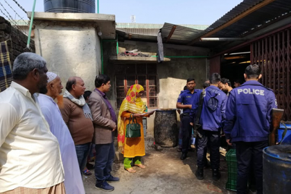 নোয়াখালীতে অনিয়মের অভিযোগে ৬ প্রতিষ্ঠানকে জরিমানা