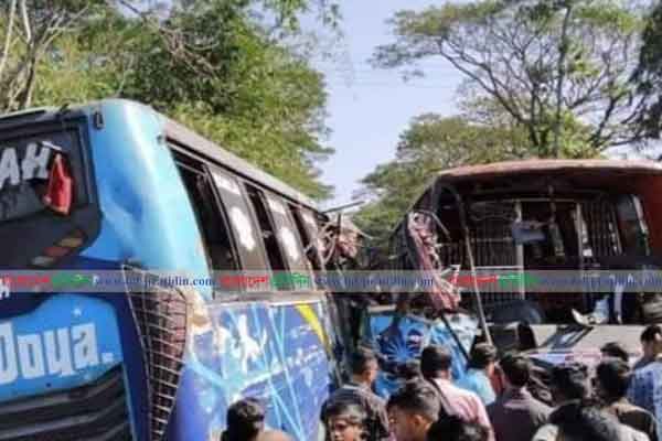 ২ বাসের মুখোমুখি সংঘর্ষে নিহত ২, আহত ১৫