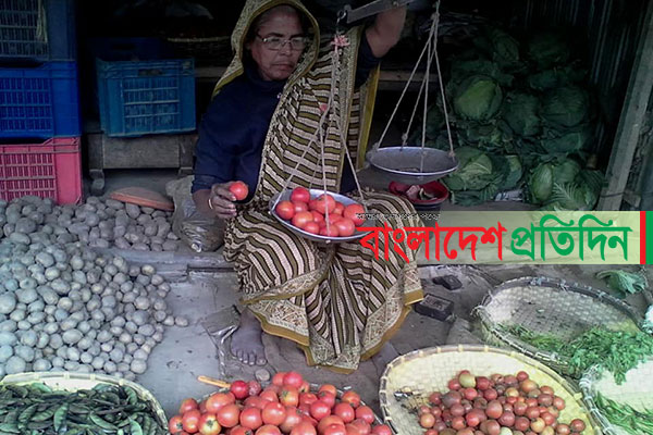 কুমিল্লার বাজারে দাম চড়া সবজির
