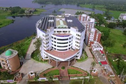 সেবা নিতে নামী হাসপাতাল ছেড়ে শেখ ফজিলাতুন্নেছায় রোগীরা